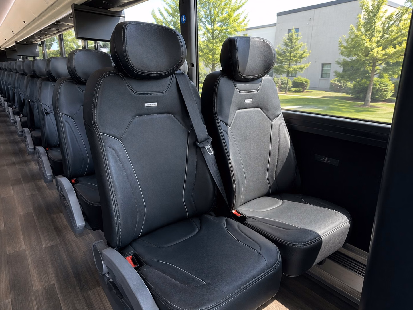charter buses for large wedding guest groups traveling in lee s summit