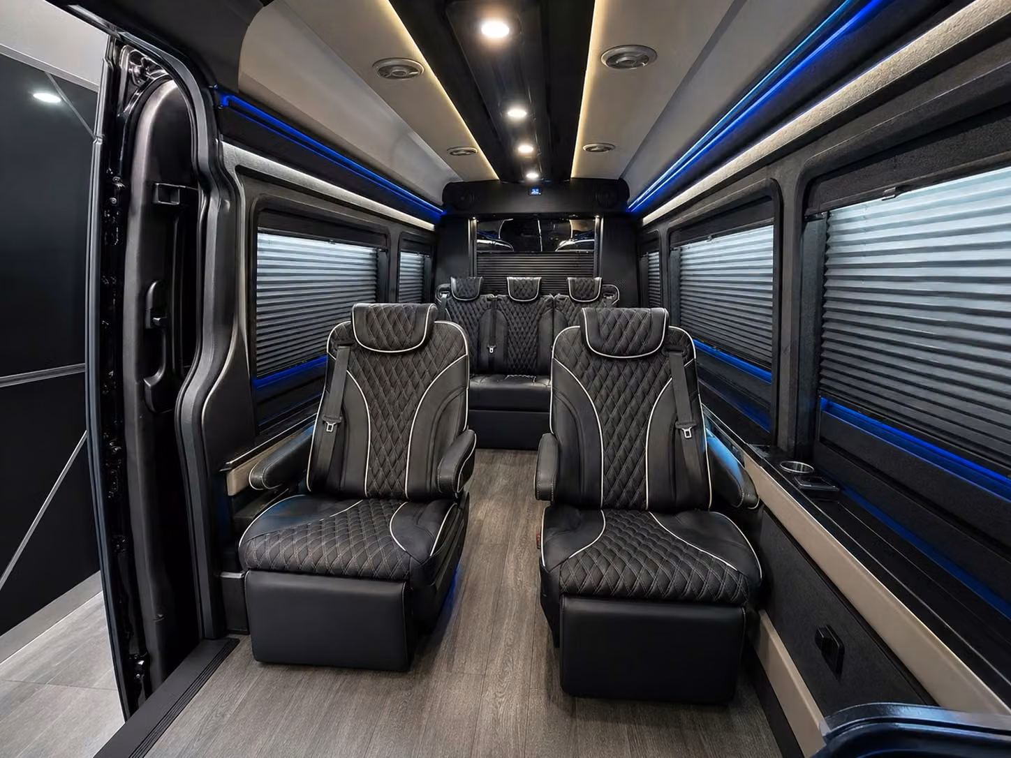 look no further for recurring corporate airport shuttle services in lee s summit